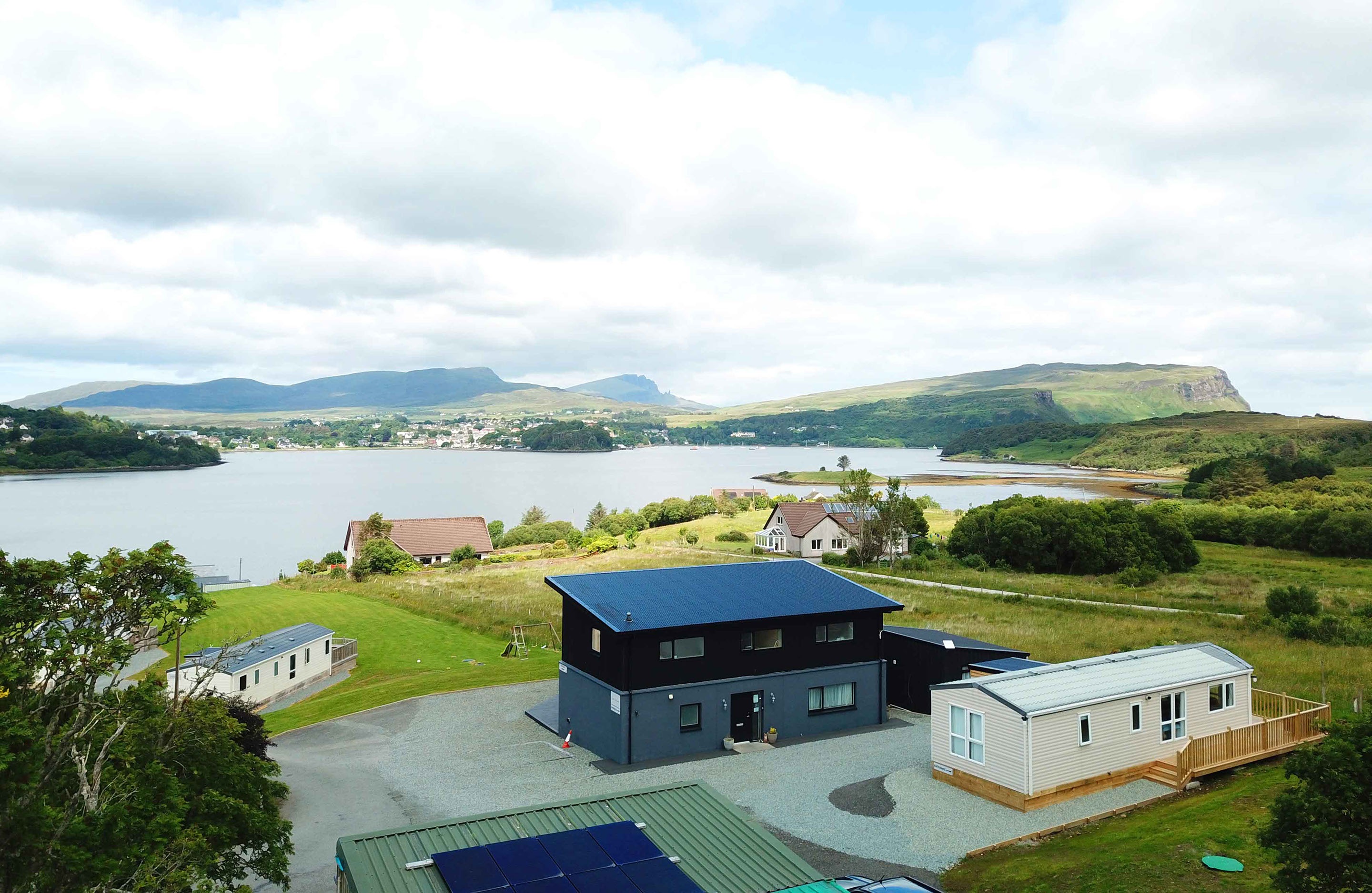 Taransay House Luxury Guest House Accommodation contains large spacious En Suite Bathrooms 