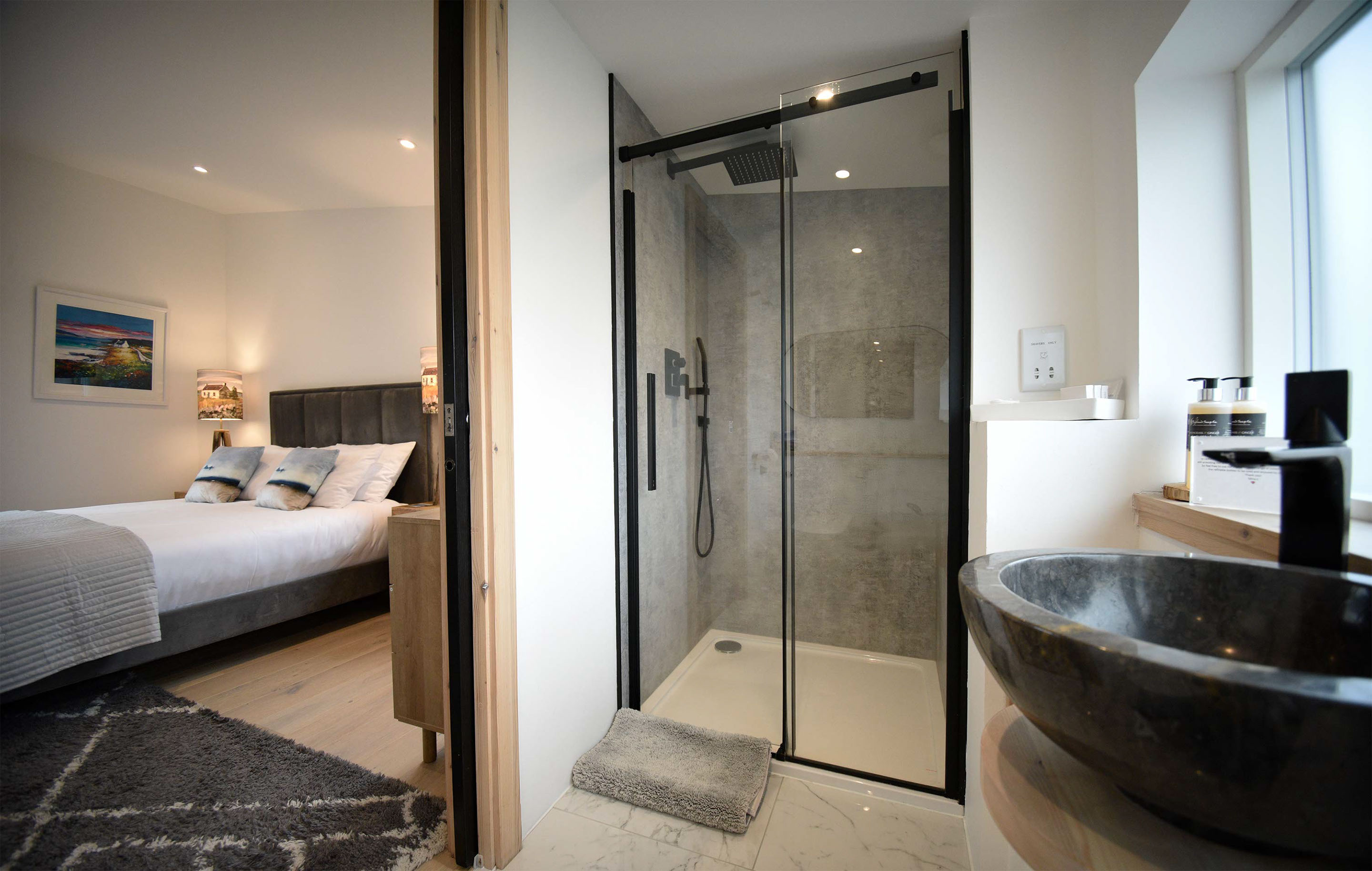 Taransay House luxury guest house contains spacious modern en suite bathrooms