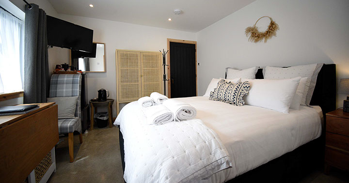 Taigh Scalpaigh luxury bed and breakfast accommodation near Portree 