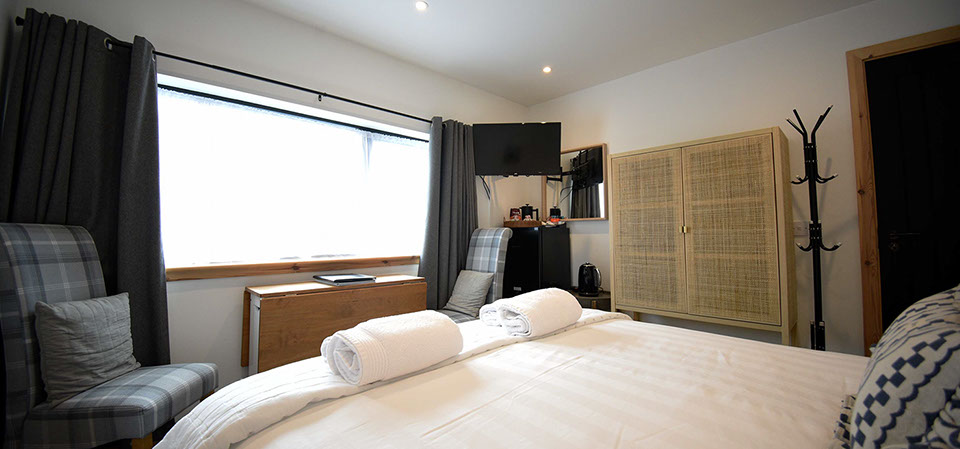 Taigh Scalpaigh bed and breakfast accommmodation near Portree with excellent facilities and king size double rooms