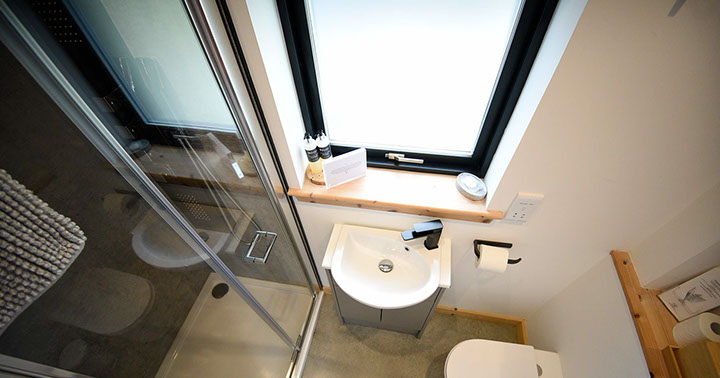 Our bed and breakfast accommodation contains an en suite shower room in our Scarista room