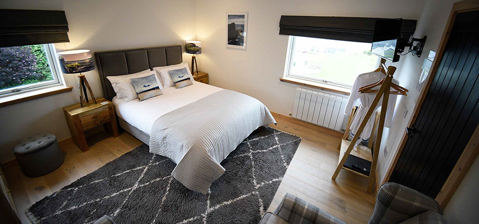 Taigh Scalpaigh luxury bed and breakfast accommodation near Portree with king size double rooms