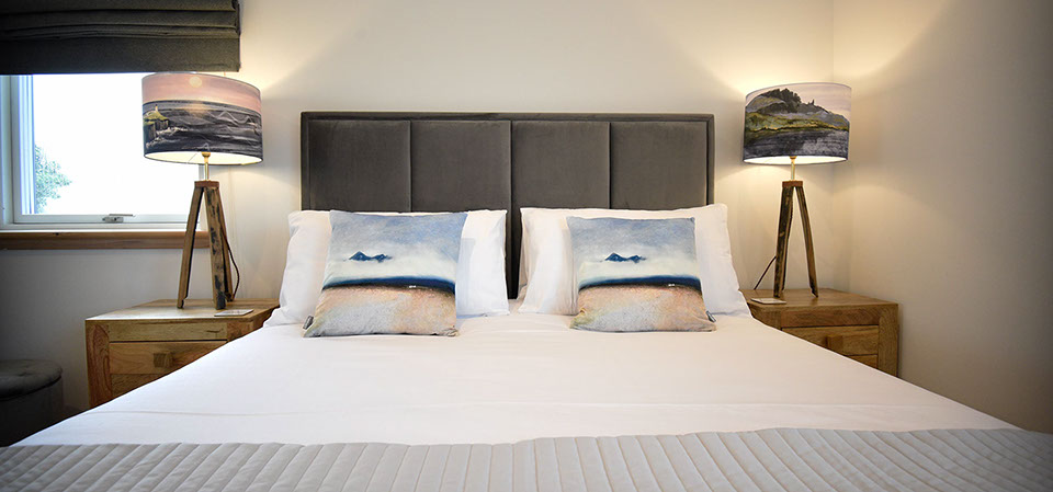 Taigh Scalpaigh Luskentyre luxury bed and breakfast accommodation with sea views of Portree