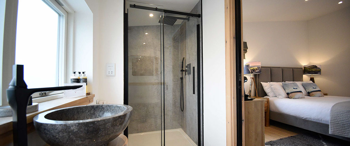 Taigh Scalpaigh is a luxury bed and breakfast accommodation with en suite shower rooms