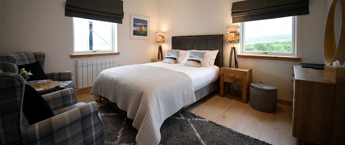 Taigh Scalpaigh Seilebost room with King size Double bed with sea views of Portree Bay