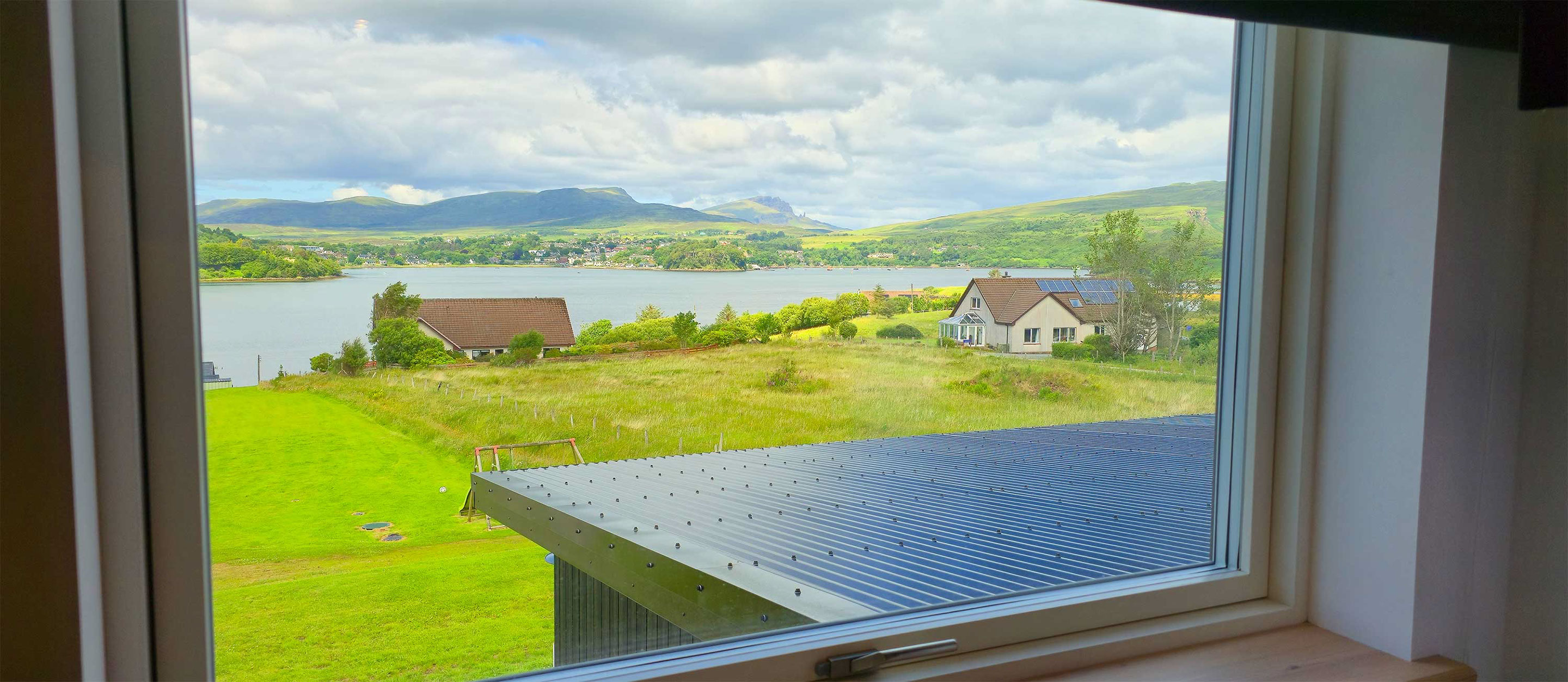 Taransay House Luxury Guest House Accommodation contains large spacious En Suite Bathrooms 